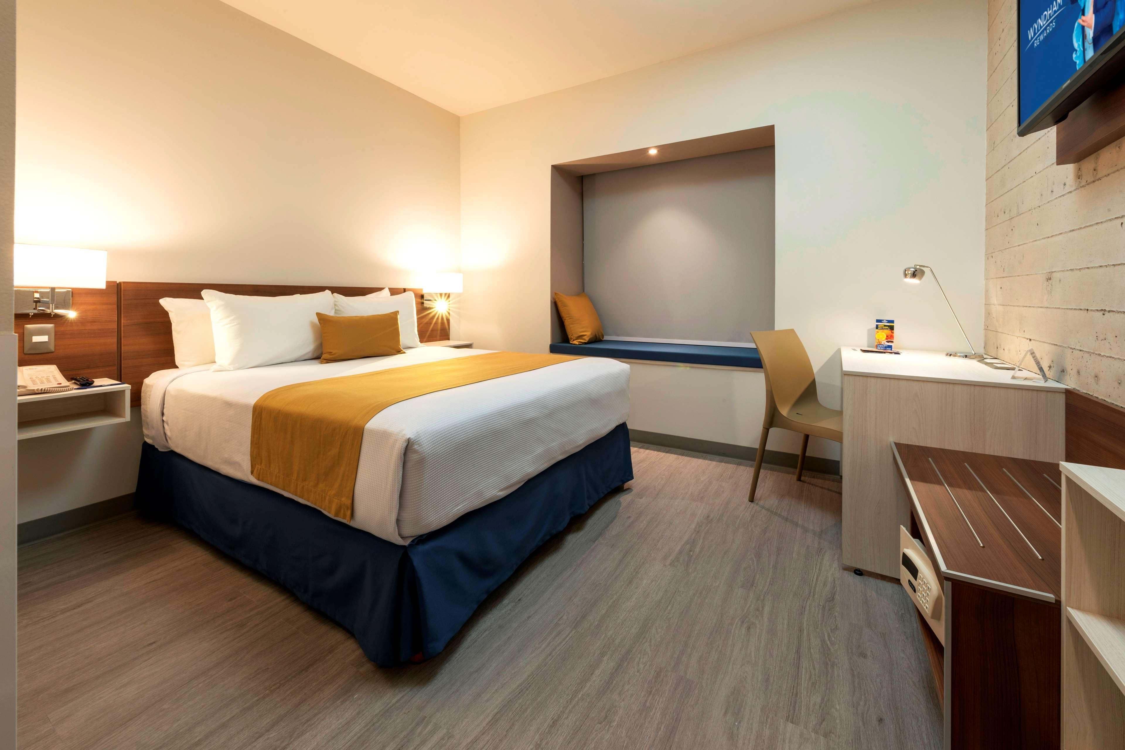 Microtel Inn & Suites By Wyndham San Luis Potosí Eksteriør billede