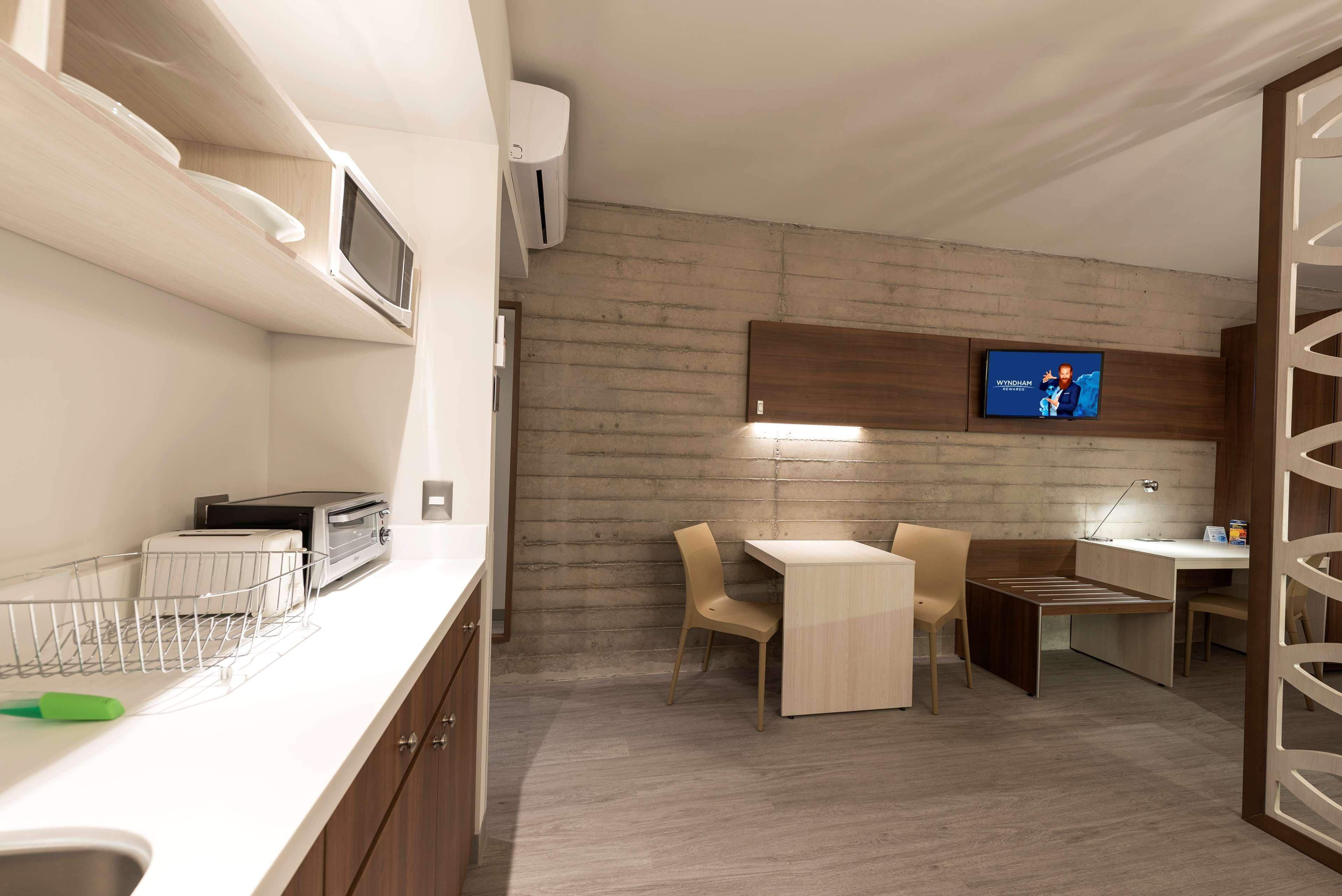 Microtel Inn & Suites By Wyndham San Luis Potosí Eksteriør billede