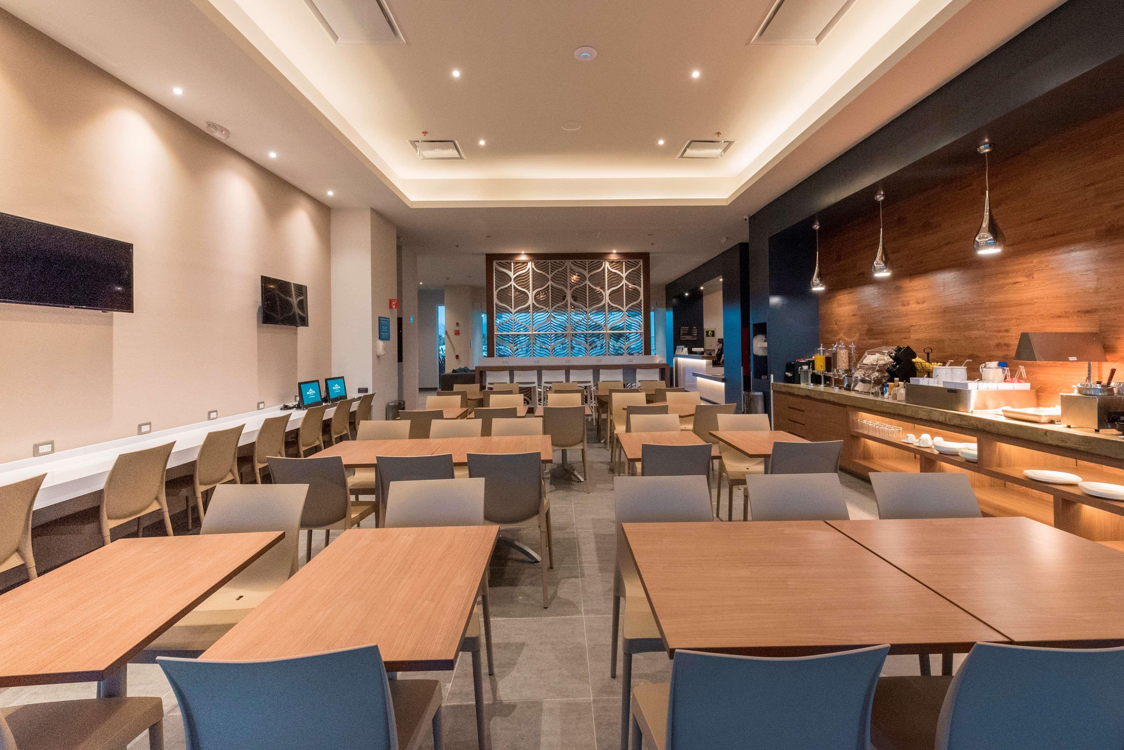 Microtel Inn & Suites By Wyndham San Luis Potosí Eksteriør billede