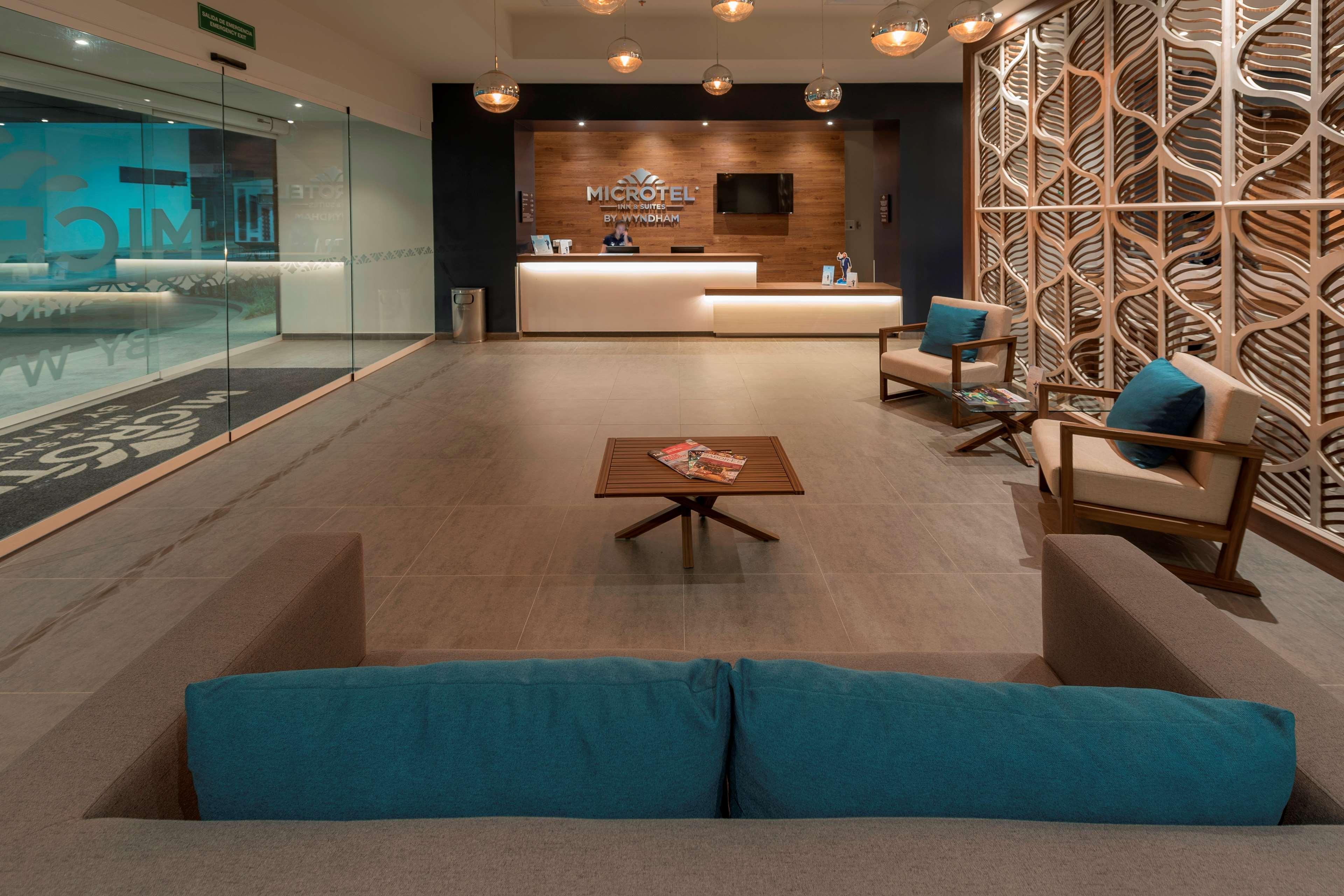 Microtel Inn & Suites By Wyndham San Luis Potosí Eksteriør billede