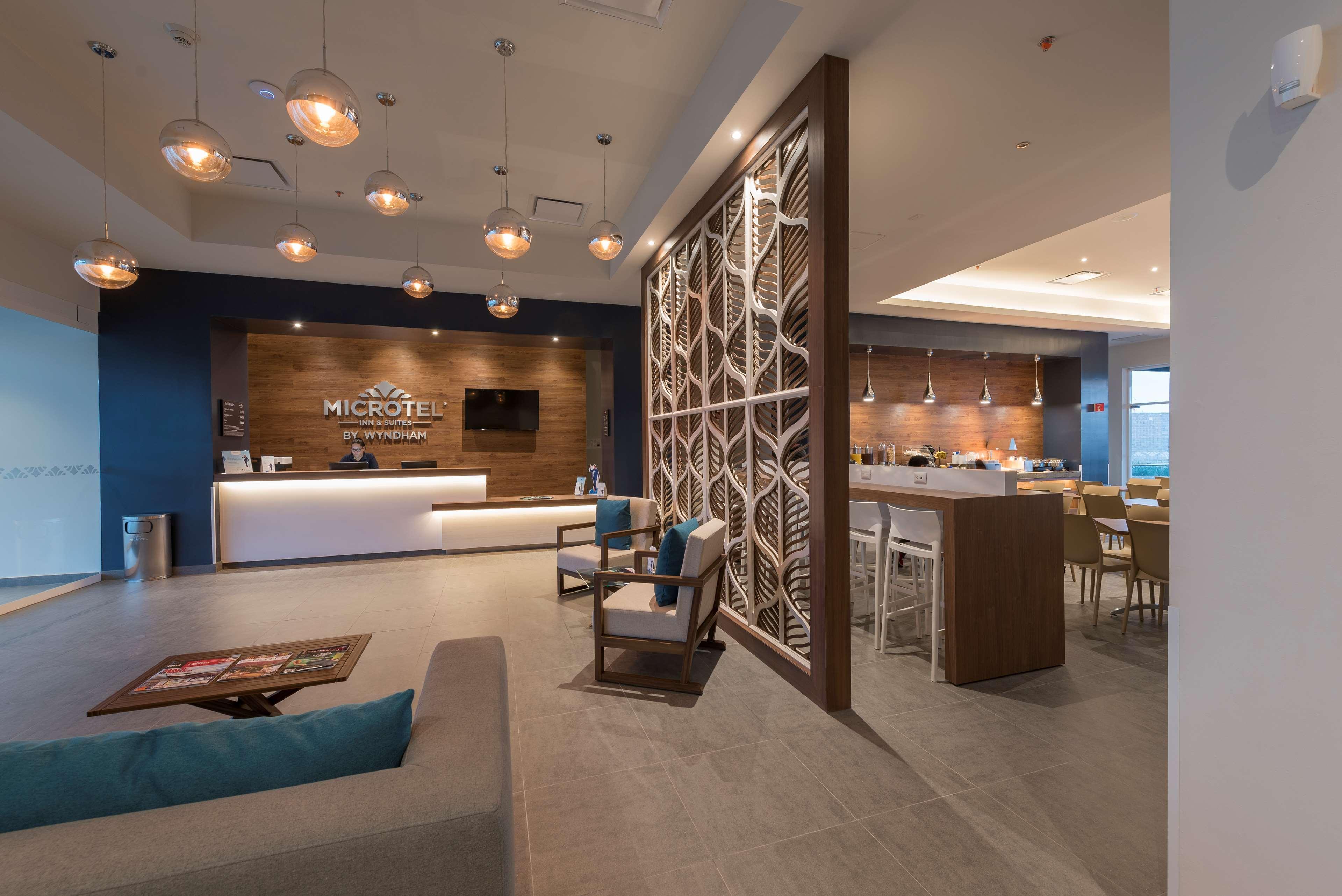 Microtel Inn & Suites By Wyndham San Luis Potosí Eksteriør billede