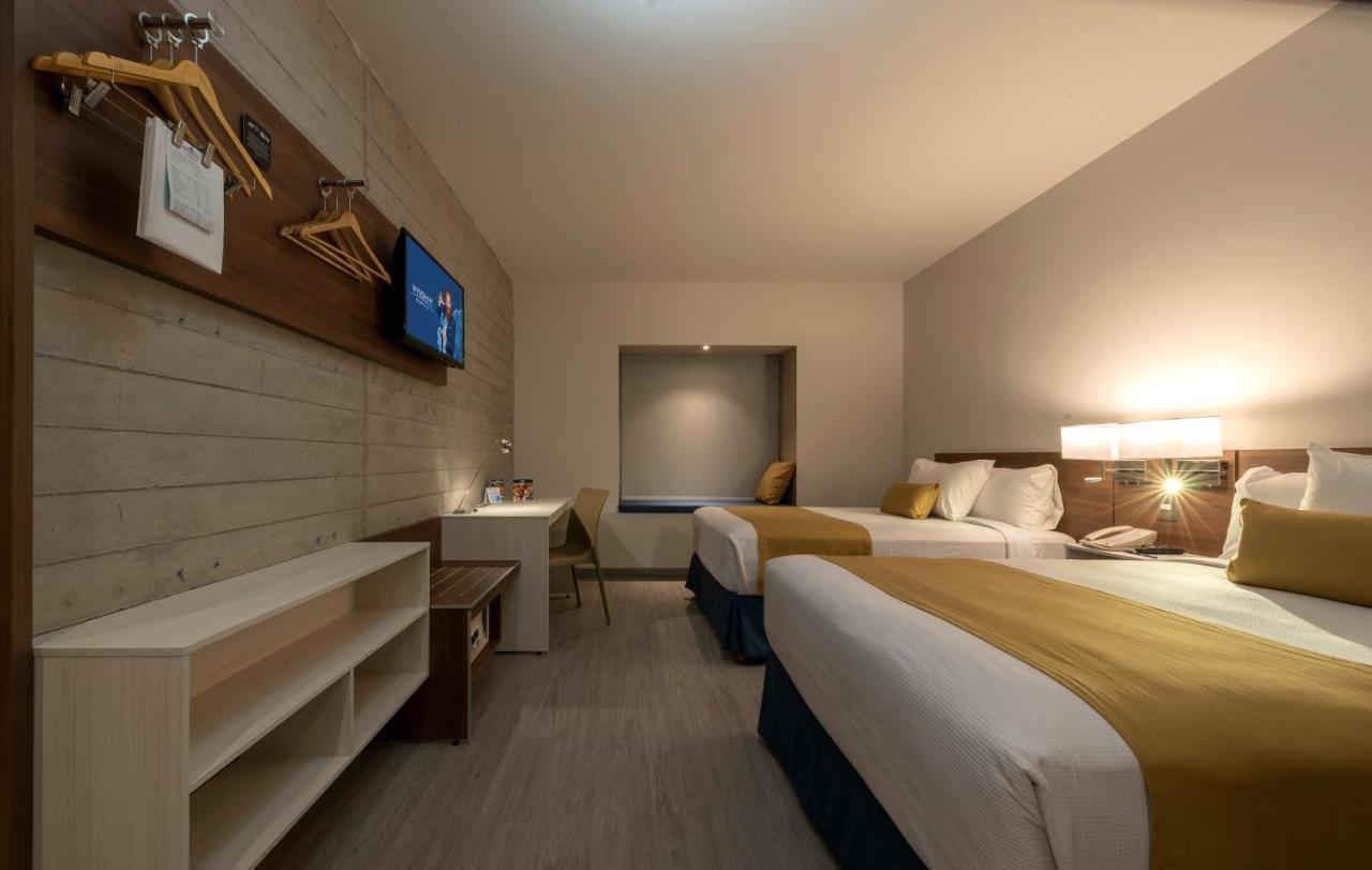 Microtel Inn & Suites By Wyndham San Luis Potosí Eksteriør billede